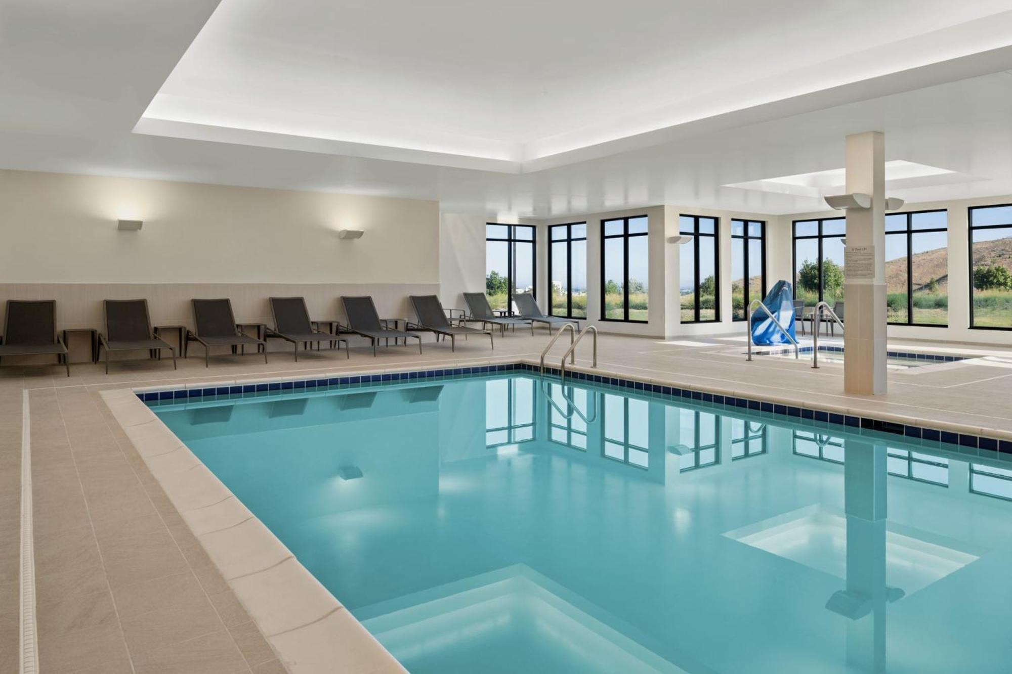 Courtyard By Marriott Pocatello酒店 外观 照片